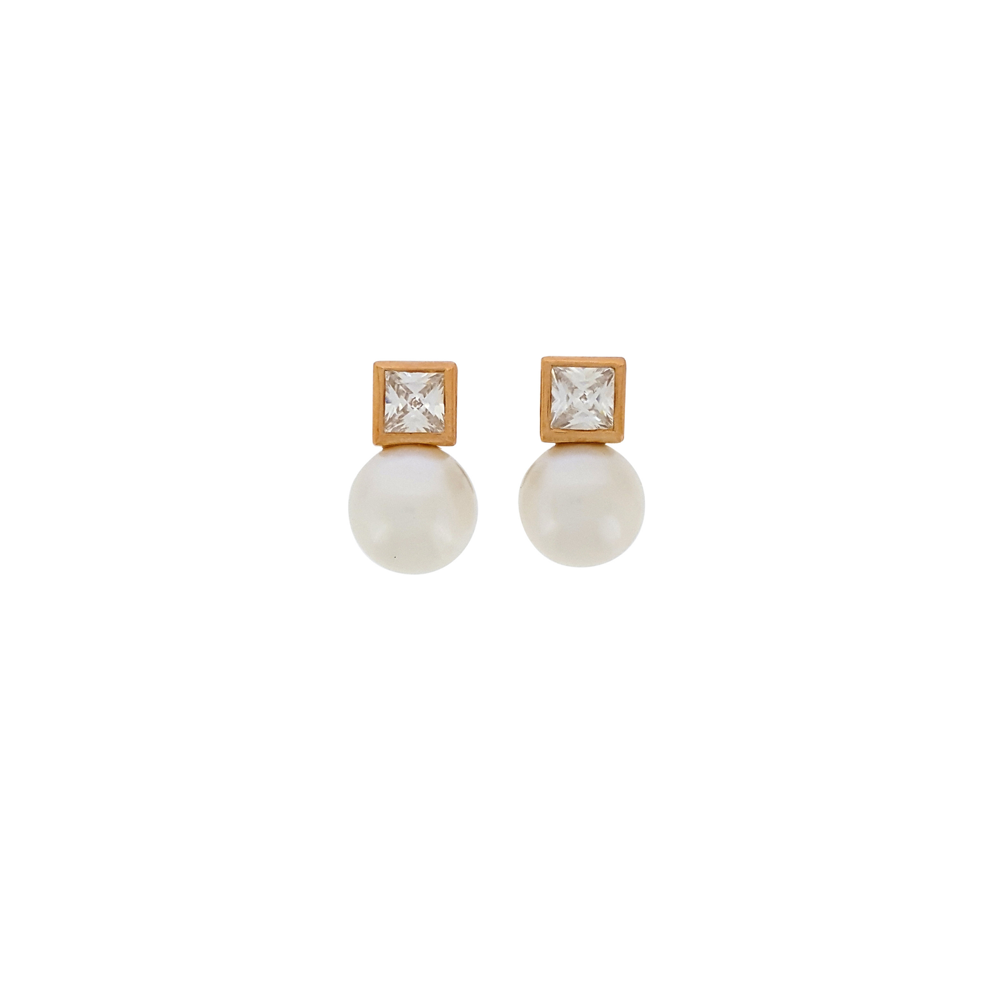 Princess Pearl Earrings "Meghan"