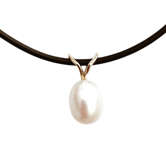 9ct Gold Pearl Pendant "Fishtail"
