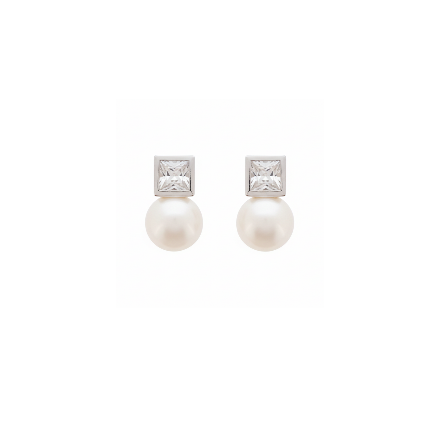 Princess Pearl Earrings "Meghan"