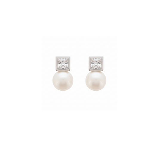 Princess Pearl Earrings "Meghan"