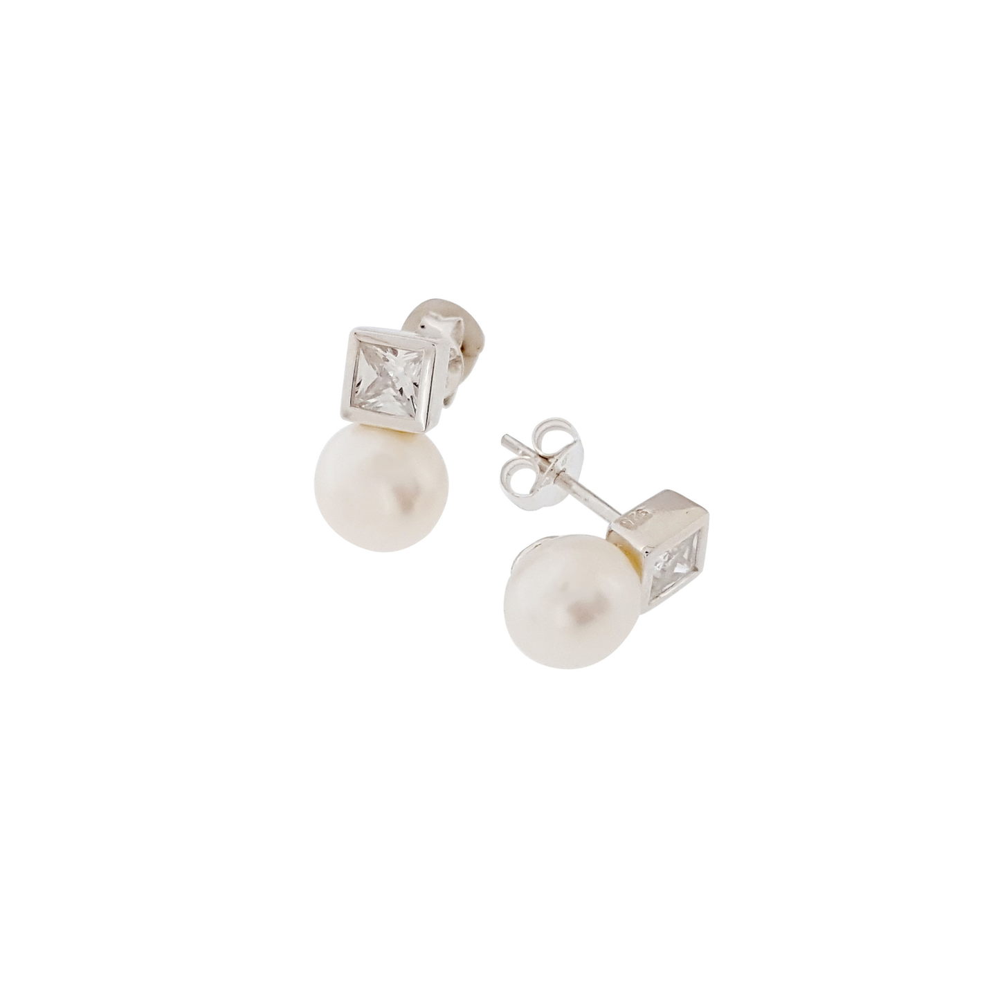 Princess Pearl Earrings "Meghan"