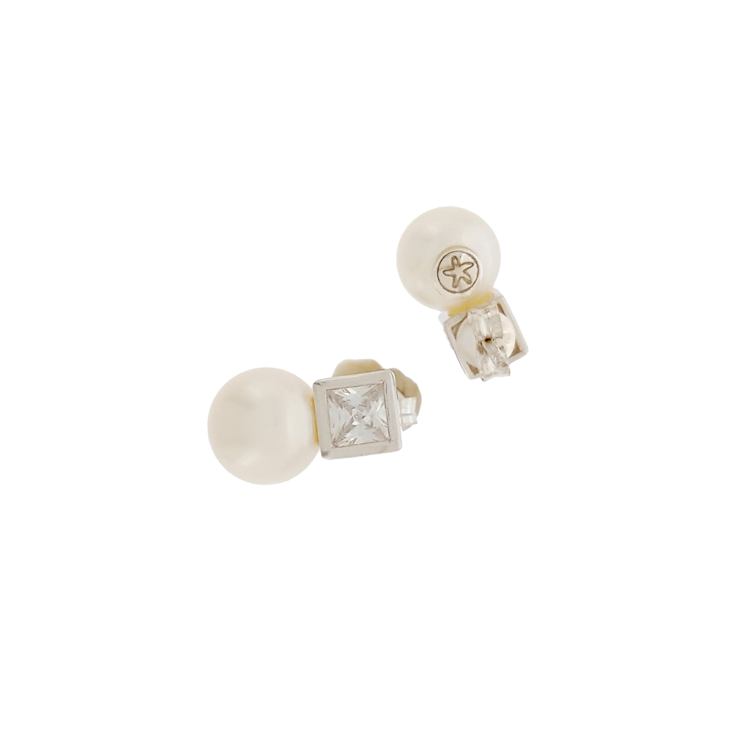 Princess Pearl Earrings "Meghan"